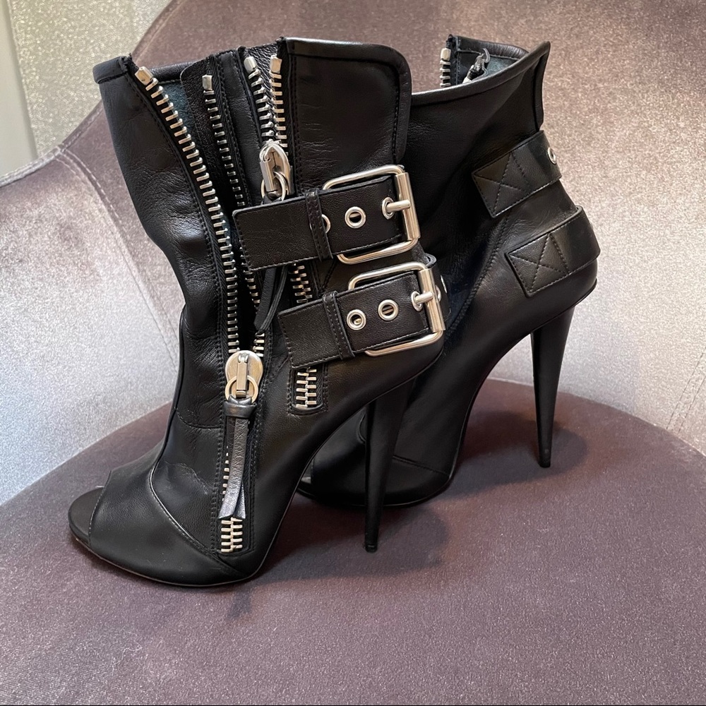 Giuseppe Zanotti Peep-Toe Leather Boots